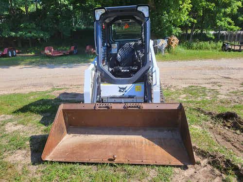 T450 Compact Track Loader