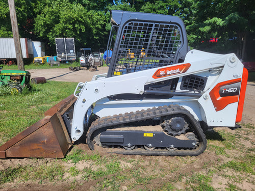 T450 Compact Track Loader